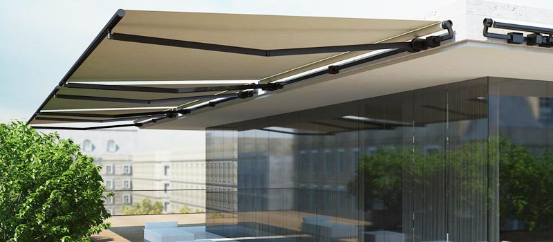 Retractable Outdoor Awning